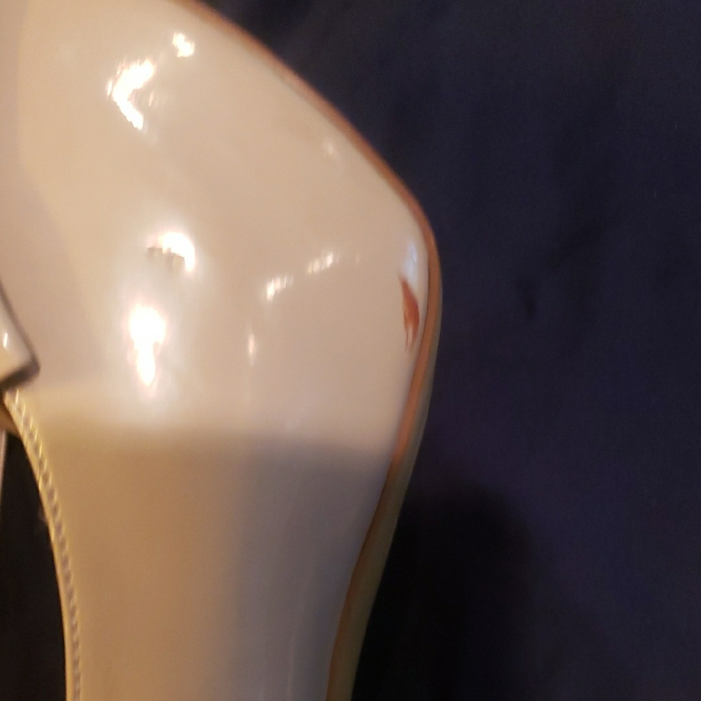 Elle Cream Bow Accent Heels - Picture 6 of 7